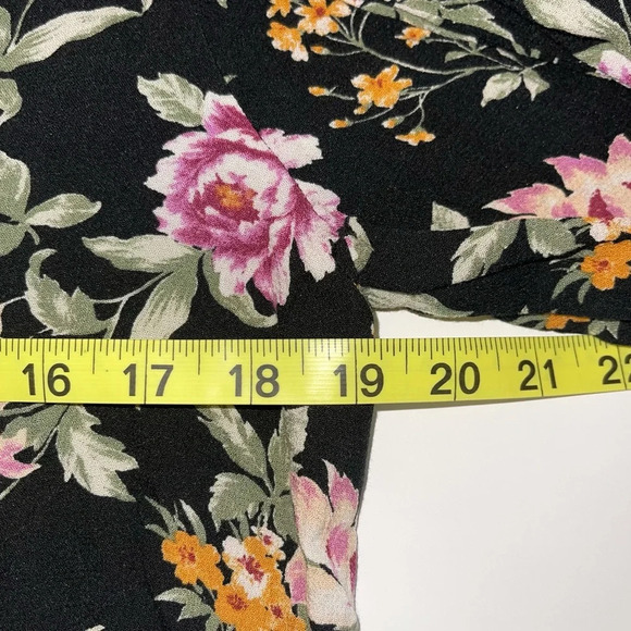 American Eagle Black Synthetic Tie Front Floral Print Top Medium Women’s - Picture 9 of 13